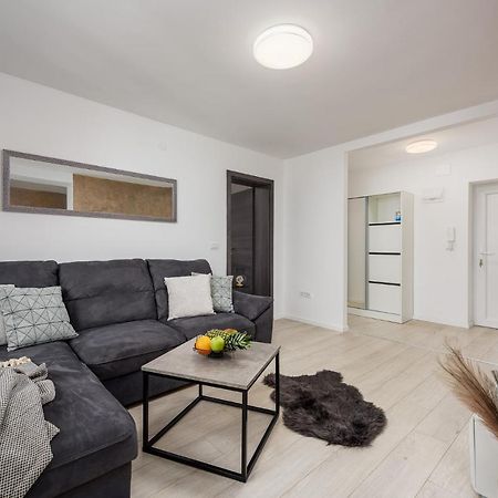 Apartment S&M Heart Of Pula Exterior photo